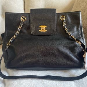 Authentic vintage Chanel supermodel caviar medium flap tote
